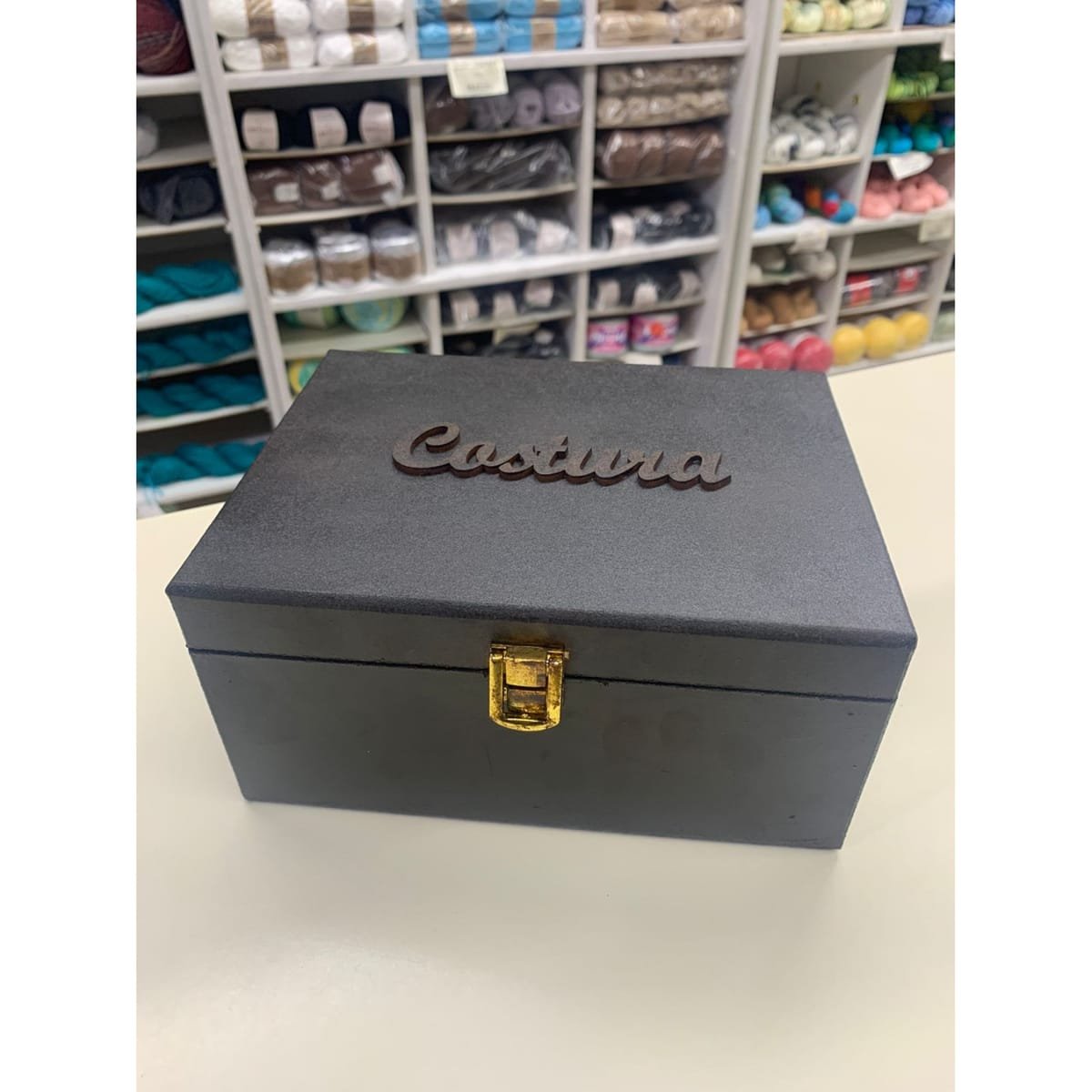 Caixa de costura de madeira