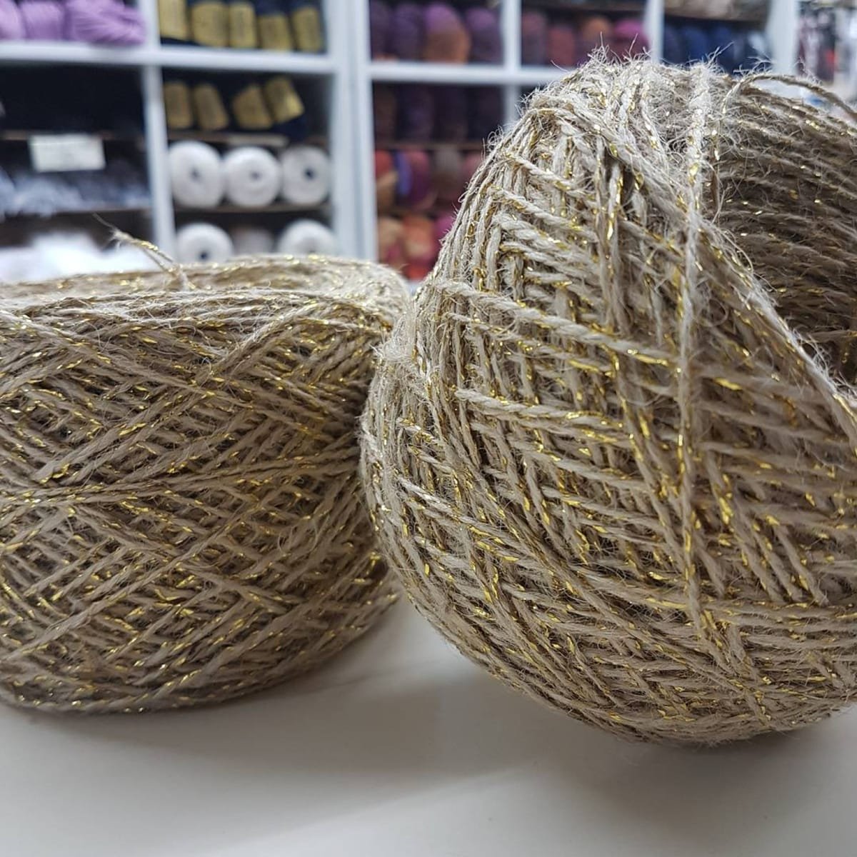 Fio de Juta com fio dourado